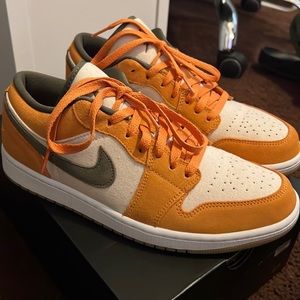 Jordan 1 Low SE Ceramic